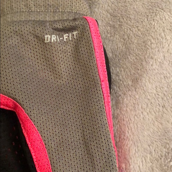 Nike did-fit athletic shorts - Picture 6 of 6